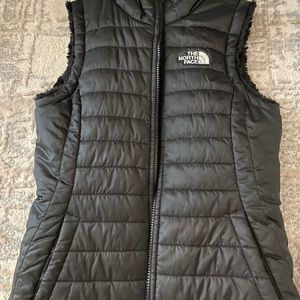 REVERSIBLE NF puffer vest